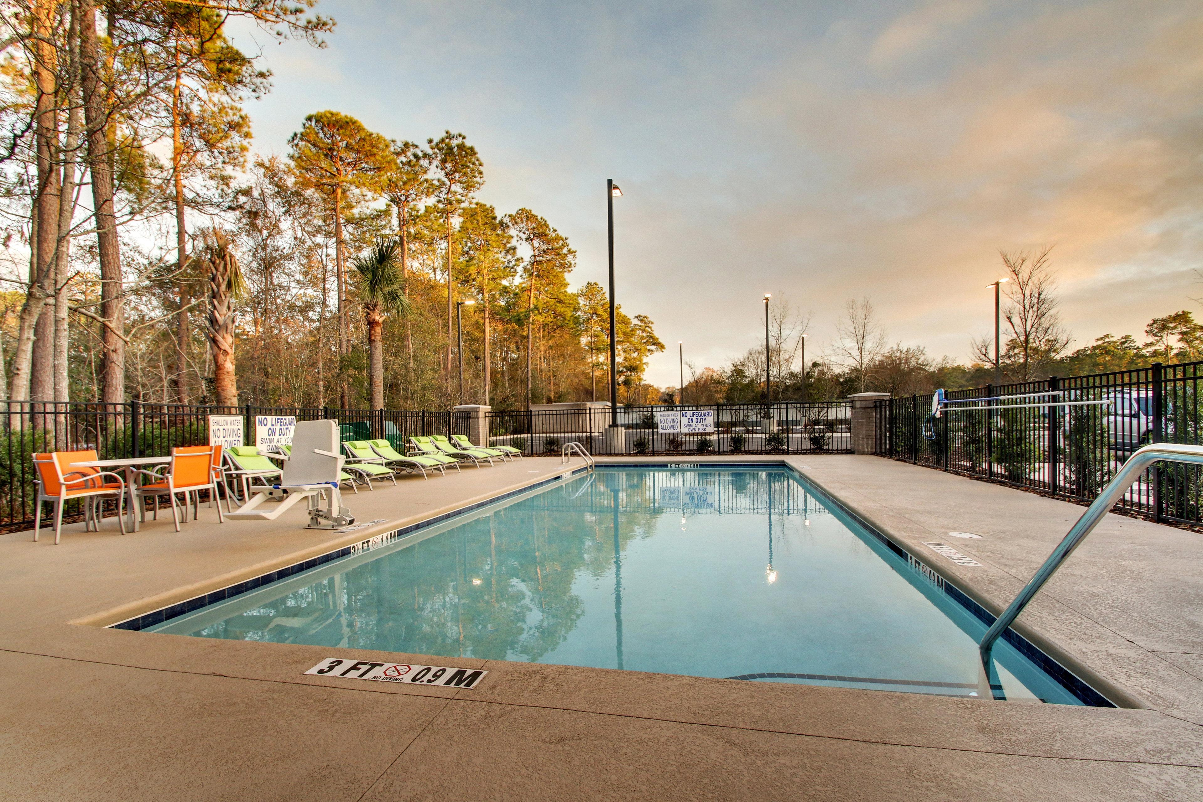 Holiday Inn Express & Suites - Summerville, An Ihg Hotel Exterior foto